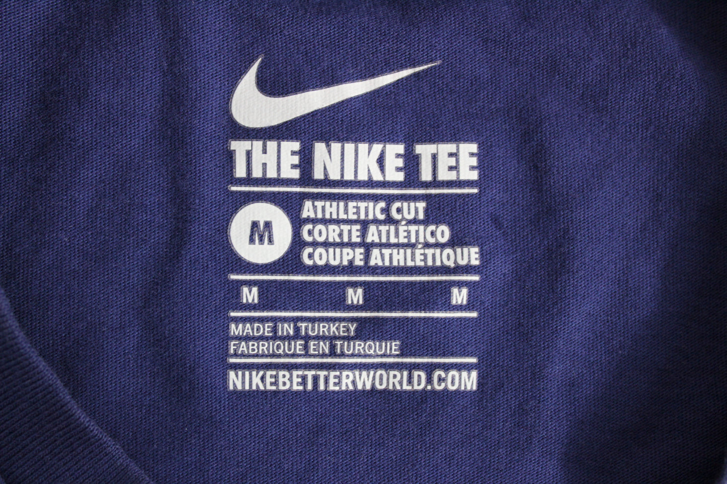 NIKE BARCELONA LOGO T-SHIRT MEDIUM