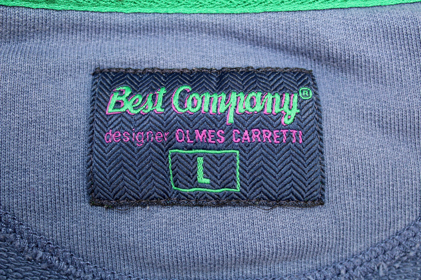 BEST COMPANY SPELL OUT SWEATSHIRT LARGE