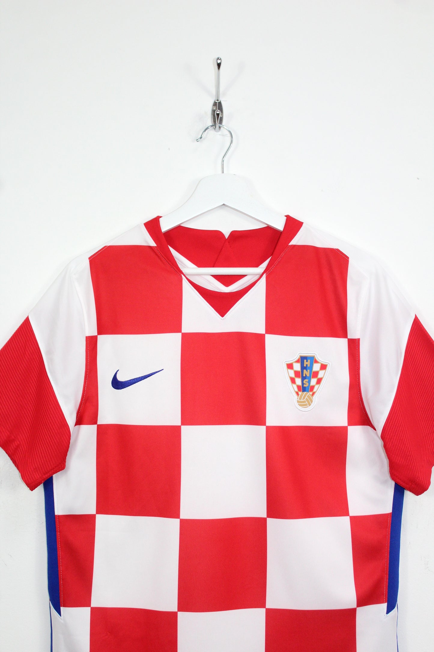NIKE CROATIA 2020-21 HOME FOOTBALL SHIRT MEDIUM