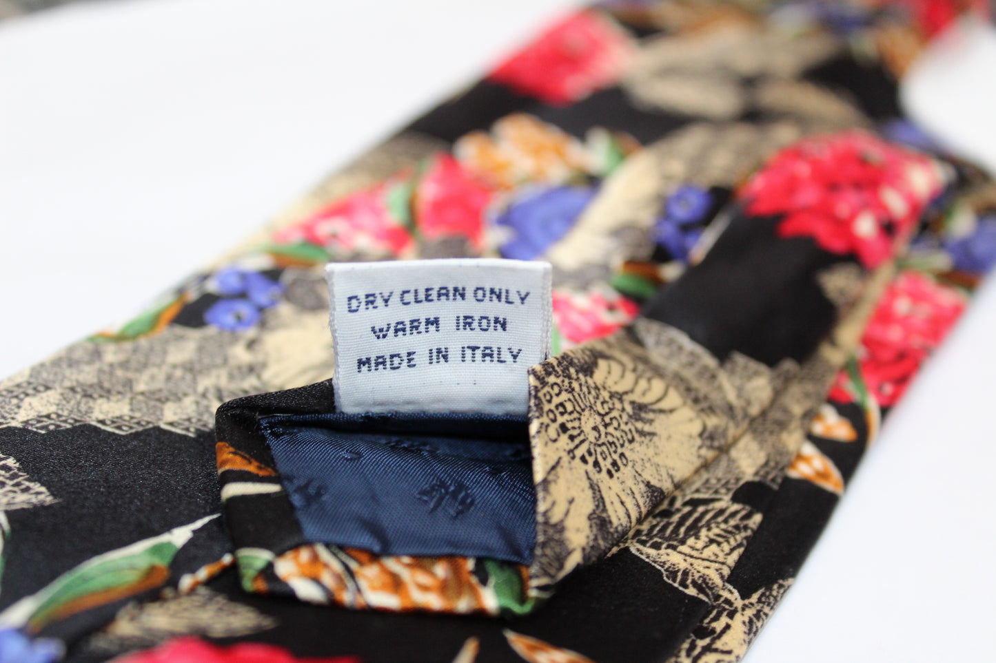VINTAGE GIVENCHI FLORAL PATTERN SILK TIE