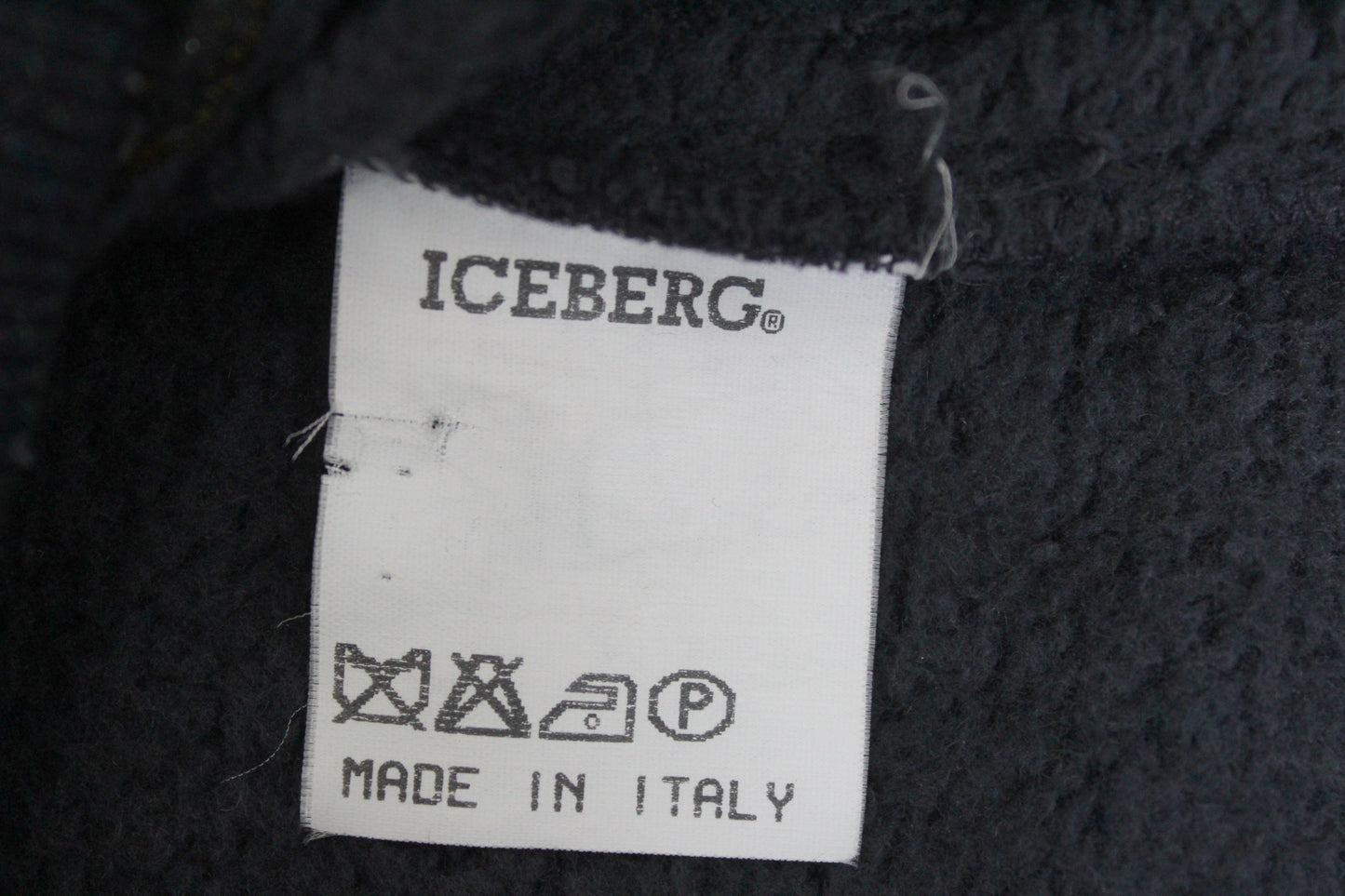 ICEBERG 90'S VINTAGE EMBROIDERED PARIS-DAKAR RALLY RACE SCENE WOOL JUMPER LARGE