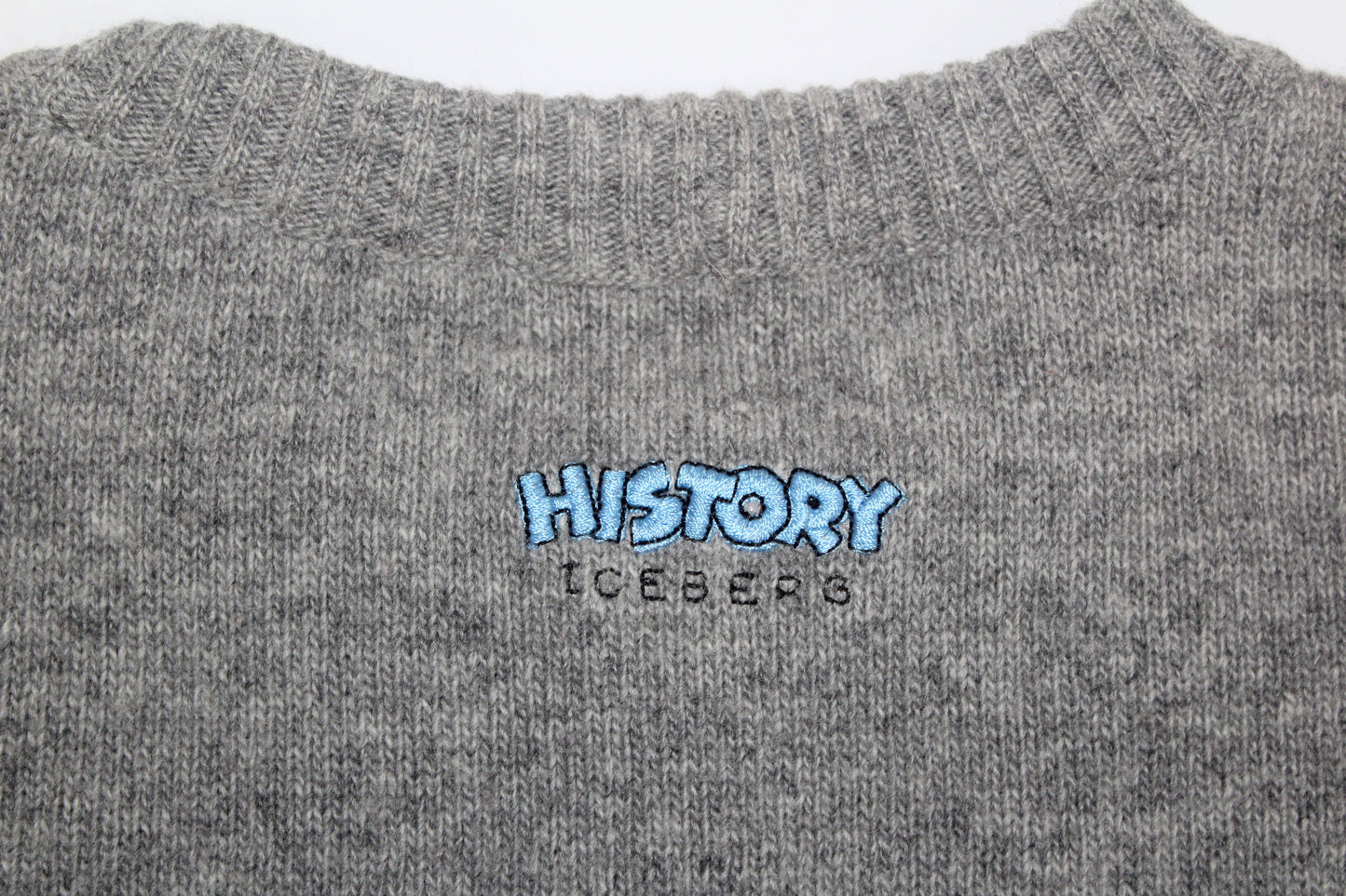 ICEBERG HISTORY x LOONEY TUNES VINTAGE "PEPE' LE PEW & PENELOPE" WOOL SWEATSHIRT LARGE