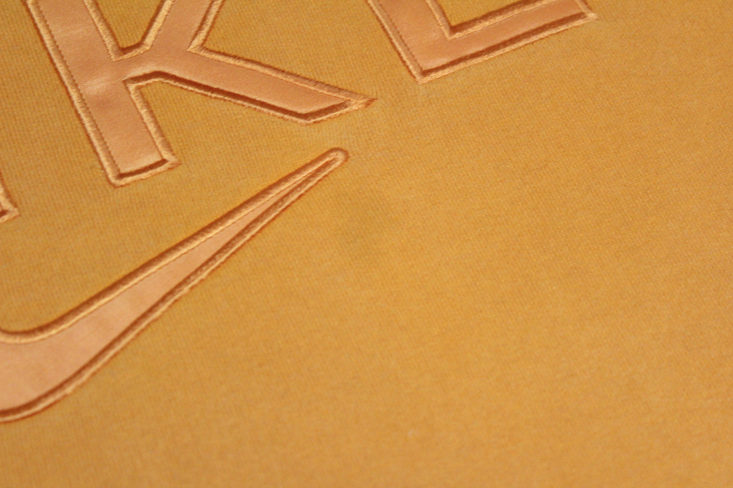 NIKE 90'S VINTAGE SWEATSHIRT SIZE MEDIUM (WOMEN'S)