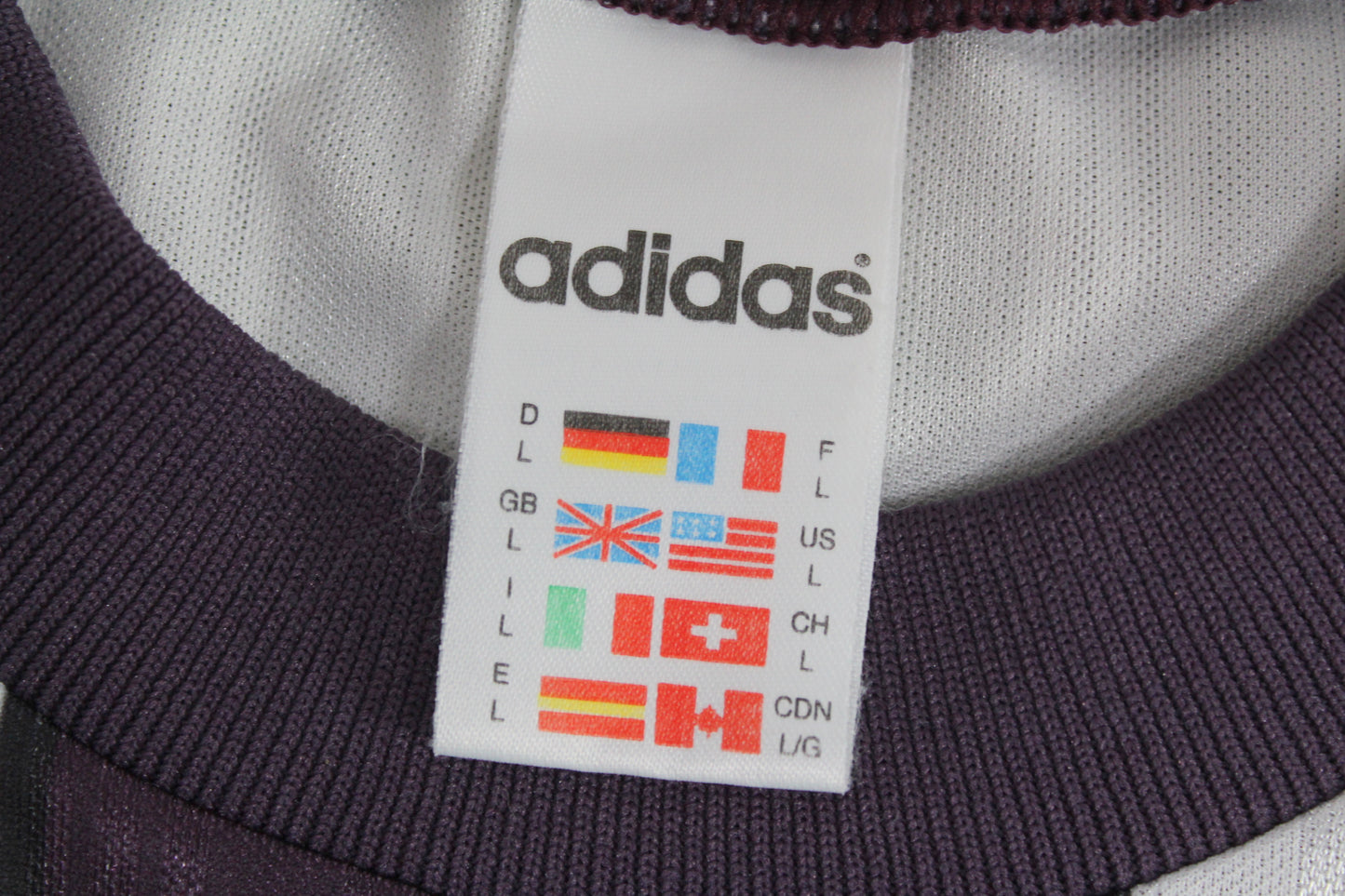 ADIDAS 90'S VINTAGE TEMPLATE T-SHIRT LARGE
