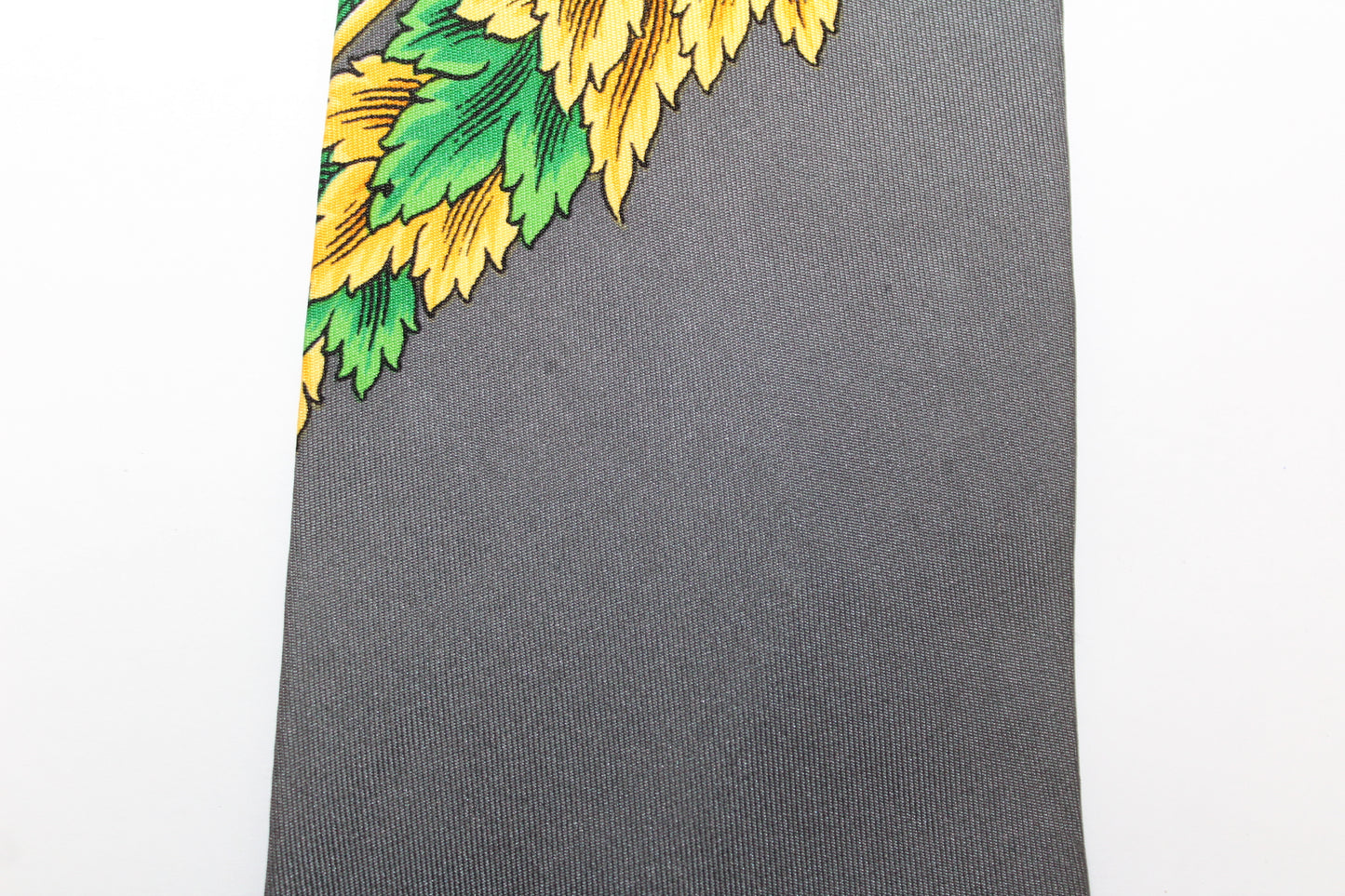 VINTAGE GIANNI VERSACE BAROQUE PATTERN SILK TIE