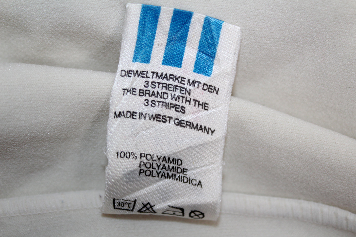 ADIDAS 70'S VINTAGE RUNNING SPRINTER NYLON SHORTS D4 MEDIUM