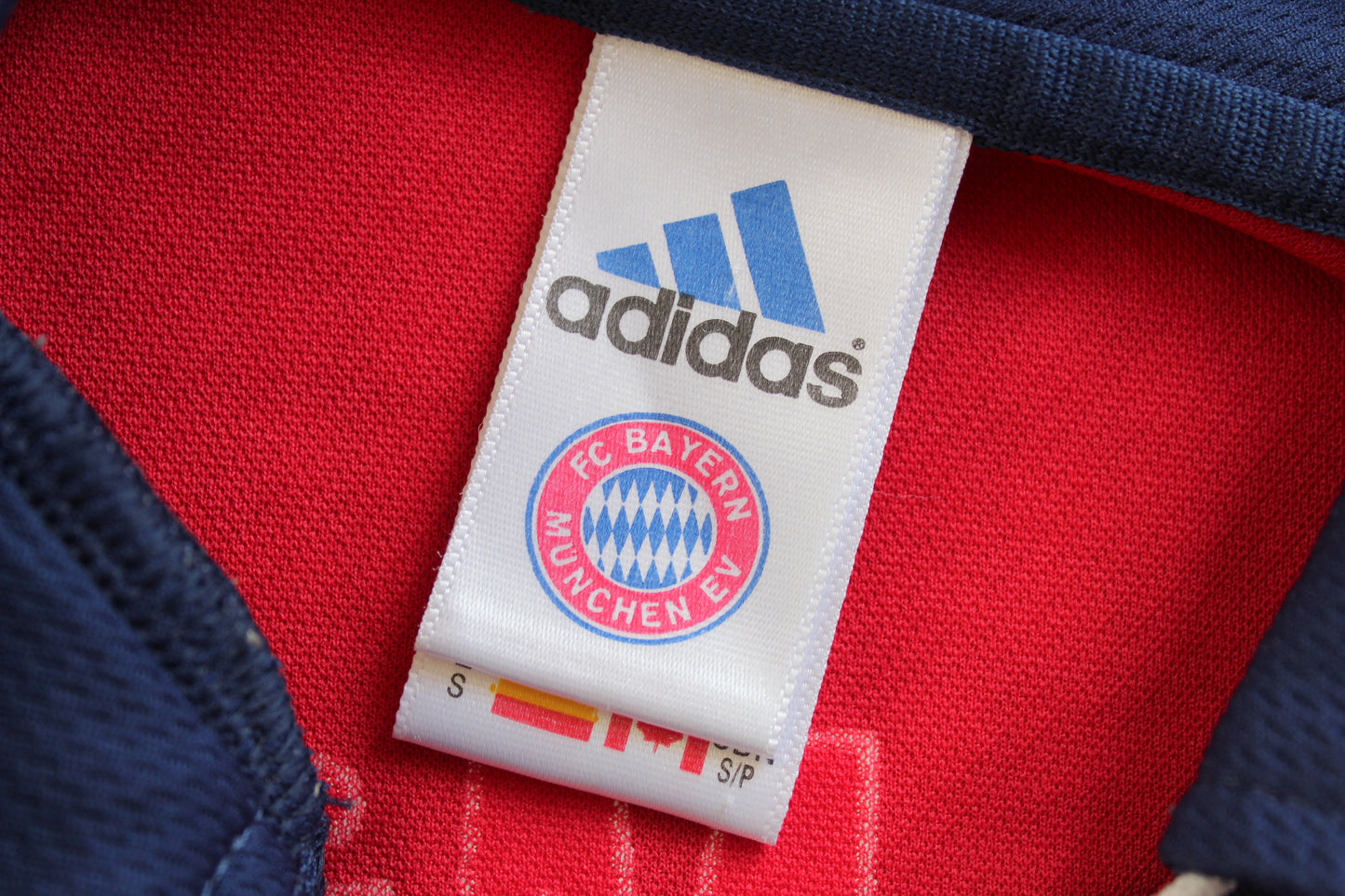 BAYERN MUNICH 1999-2001 VINTAGE ADIDAS HOME FOOTBALL SHIRT SMALL