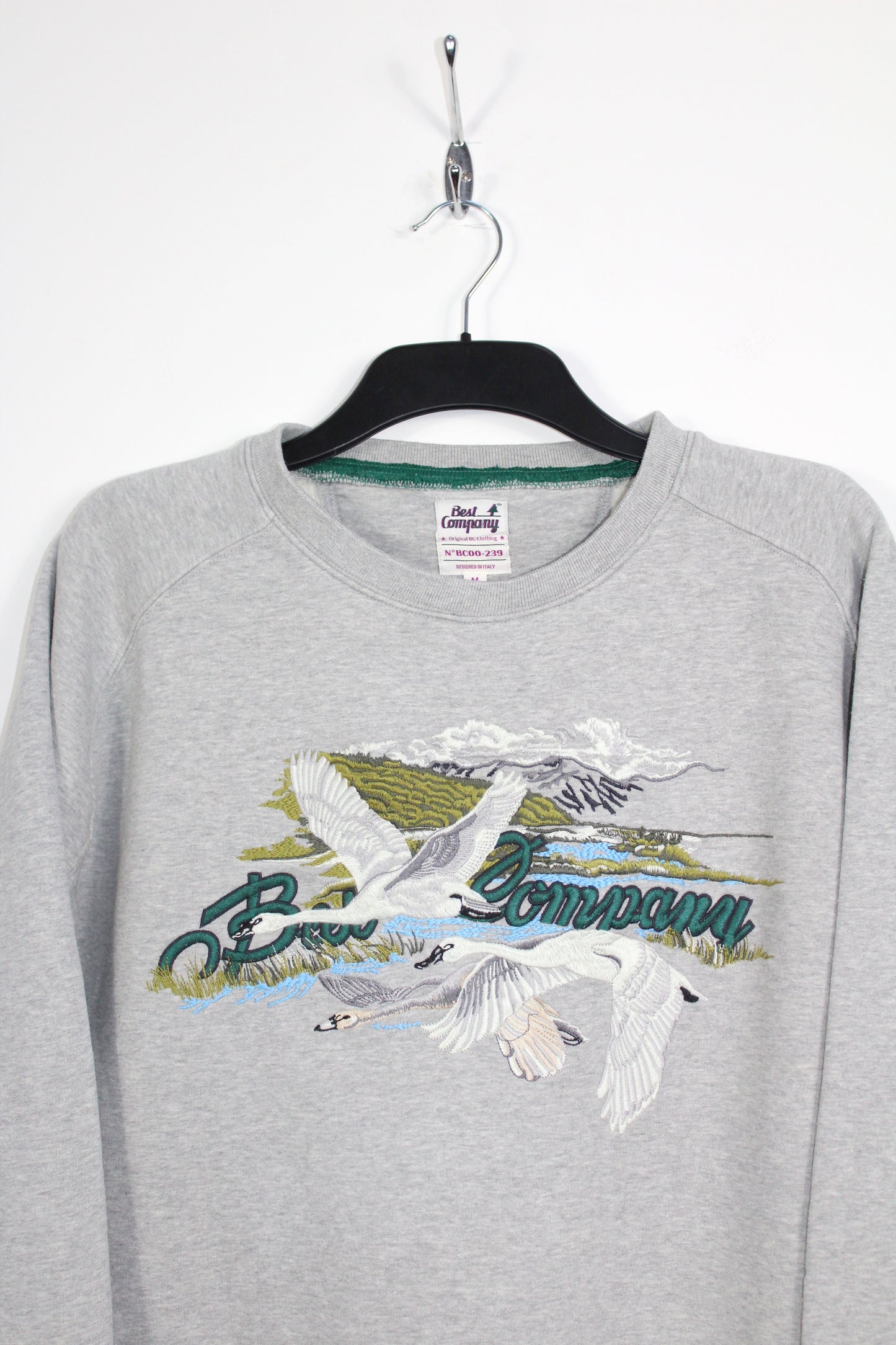 BEST COMPANY VINTAGE EMBROIDERED SWANS SCENE SWEATSHIRT MEDIUM