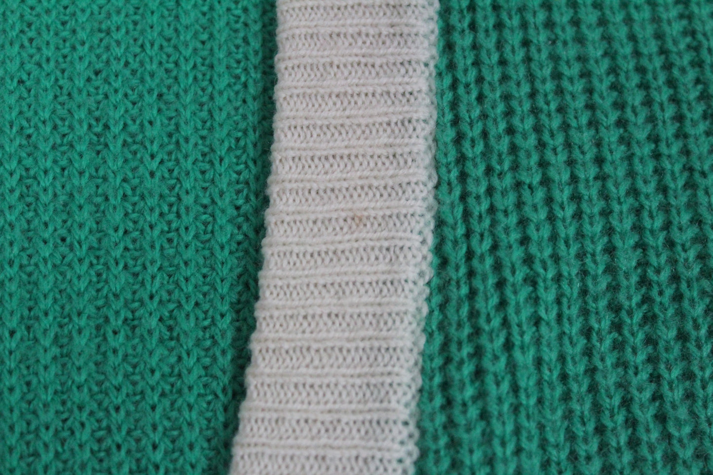 BENETTON 90'S VINTAGE KNIT WOOL CARDIGAN LARGE