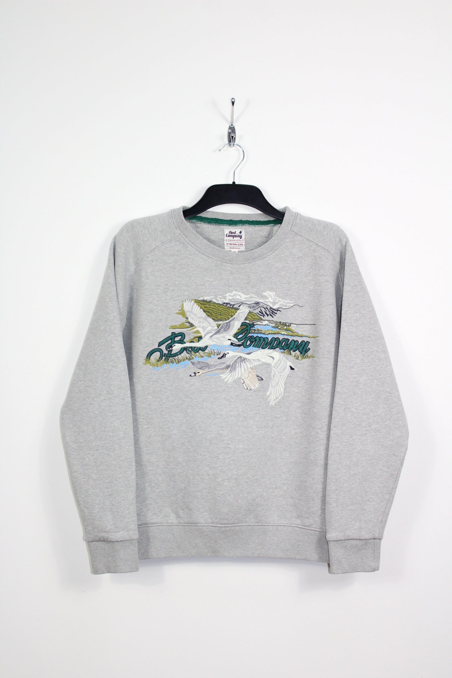 BEST COMPANY VINTAGE EMBROIDERED SWANS SCENE SWEATSHIRT MEDIUM