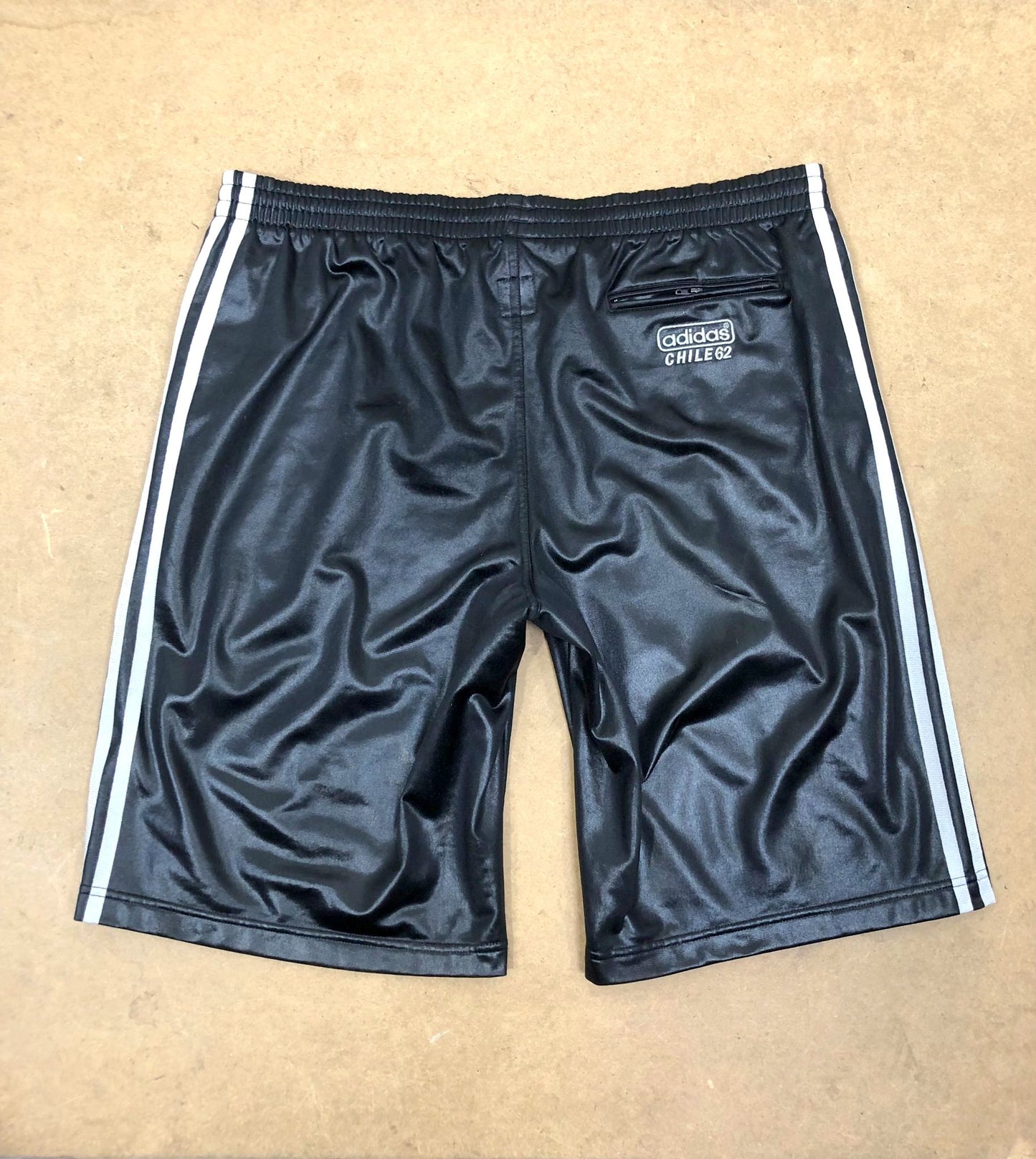 ADIDAS CHILE 62 SHINY SUPERSTAR SHORTS XL