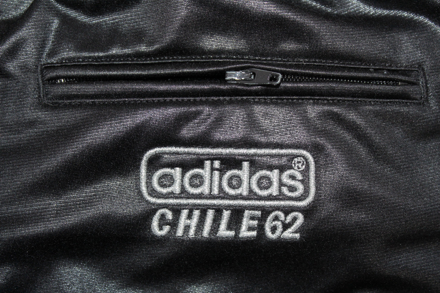 ADIDAS CHILE 62 SHINY SUPERSTAR SHORTS XL