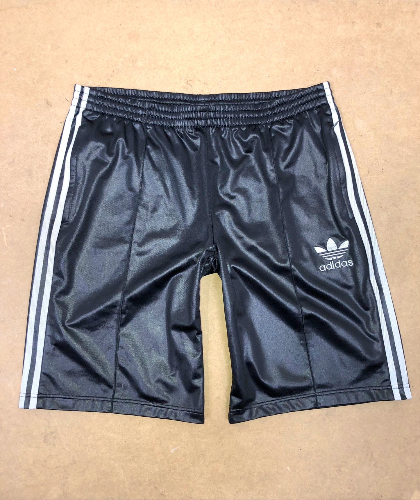 ADIDAS CHILE 62 SHINY SUPERSTAR SHORTS XL