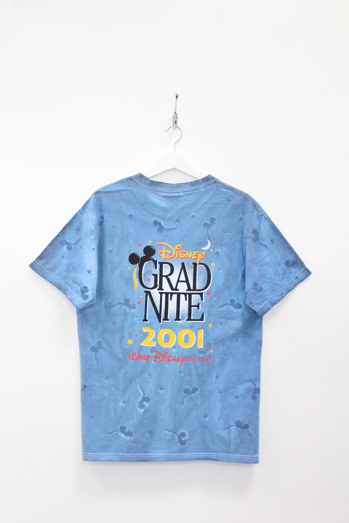 VINTAGE WALT DISNEY WORLD GRAD NITE 2001 GRAPHIC T-SHIRT