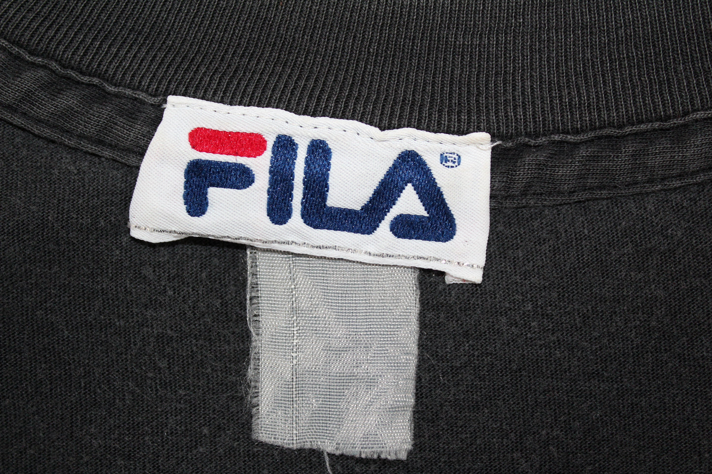 FILA GRANT HILL 90'S VINTAGE SINGLE STITCH T-SHIRT MEDIUM