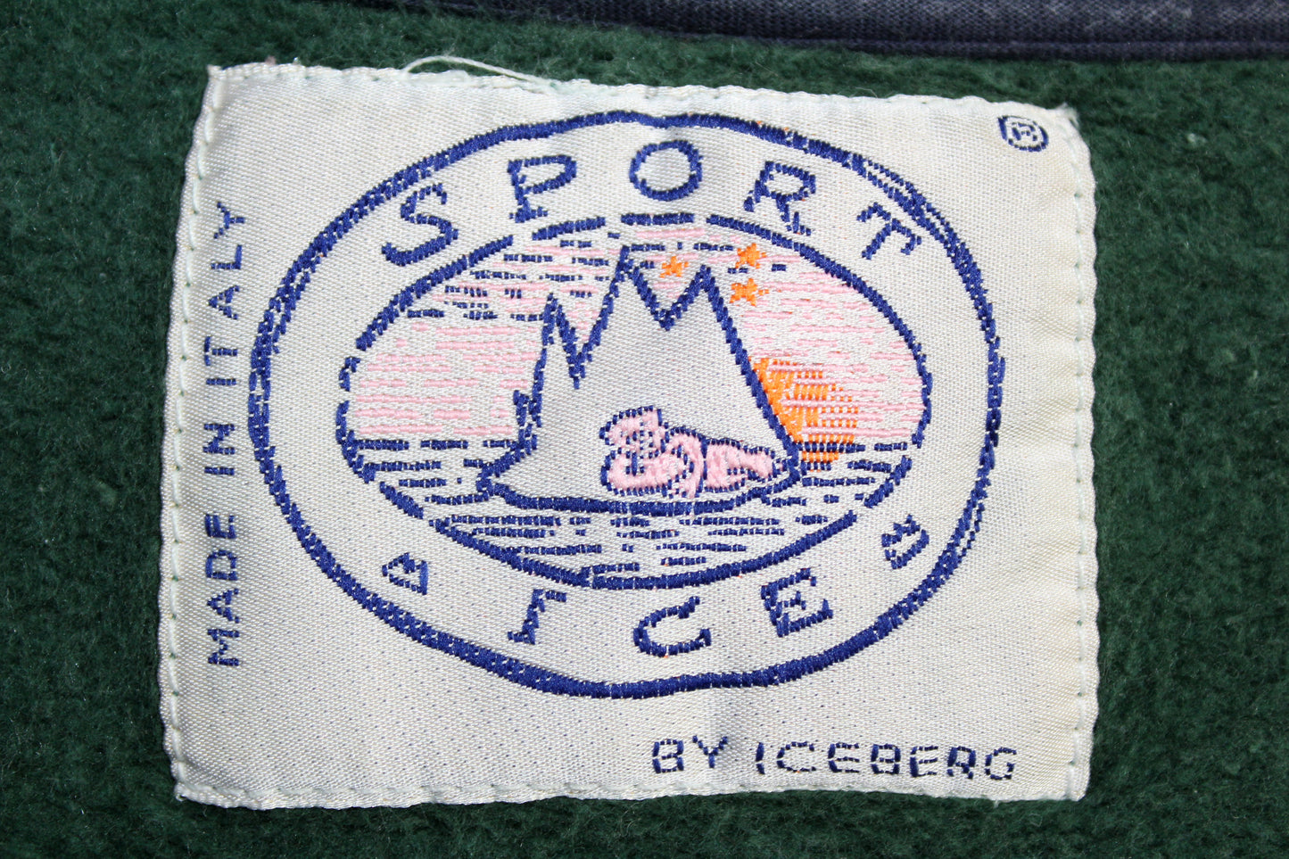 ICEBERG SPORT ICE 90'S VINTAGE EMBROIDERED ICE HOCKEY SCENE SWEATSHIRT XL