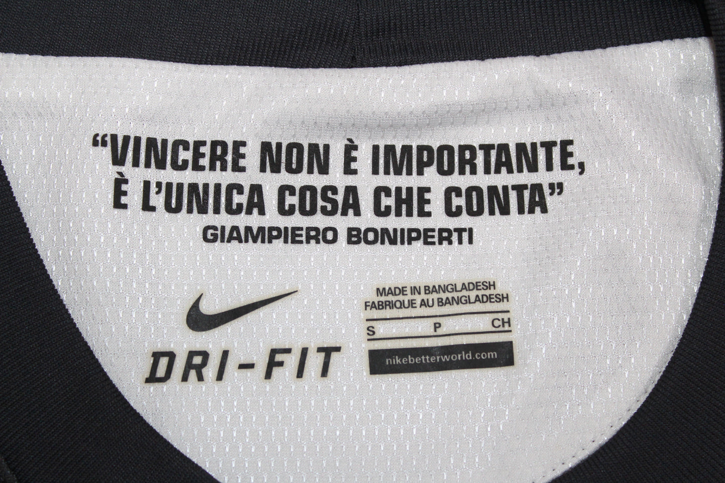 JUVENTUS 2012-13 NIKE HOME FOOTBALL SHIRT SMALL