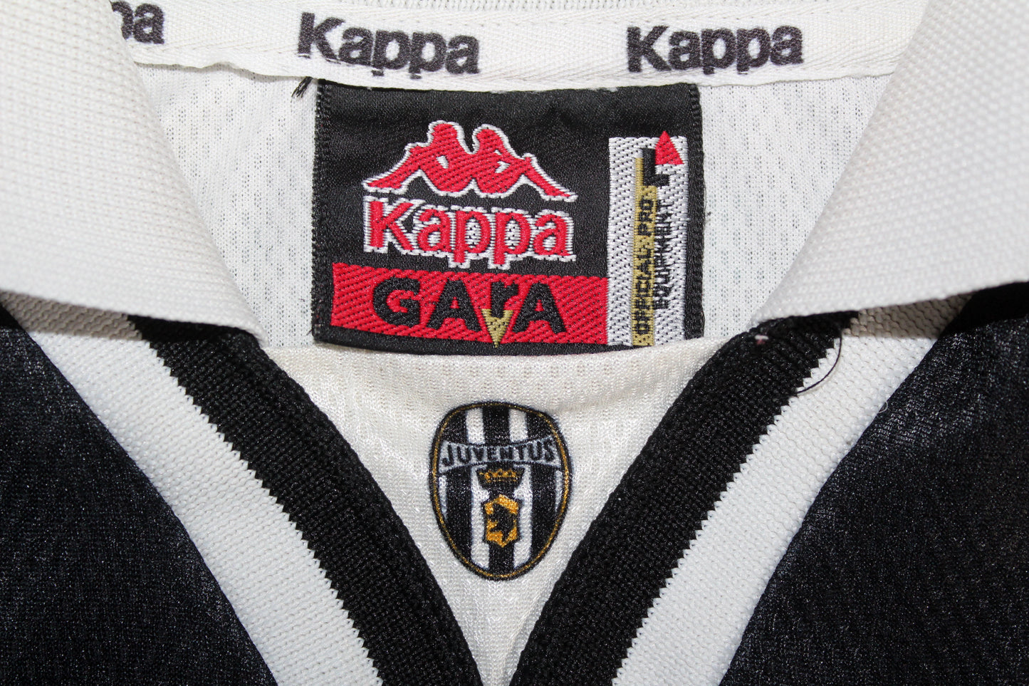 JUVENTUS 1995-1997 KAPPA VINTAGE HOME FOOTBALL SHIRT LARGE