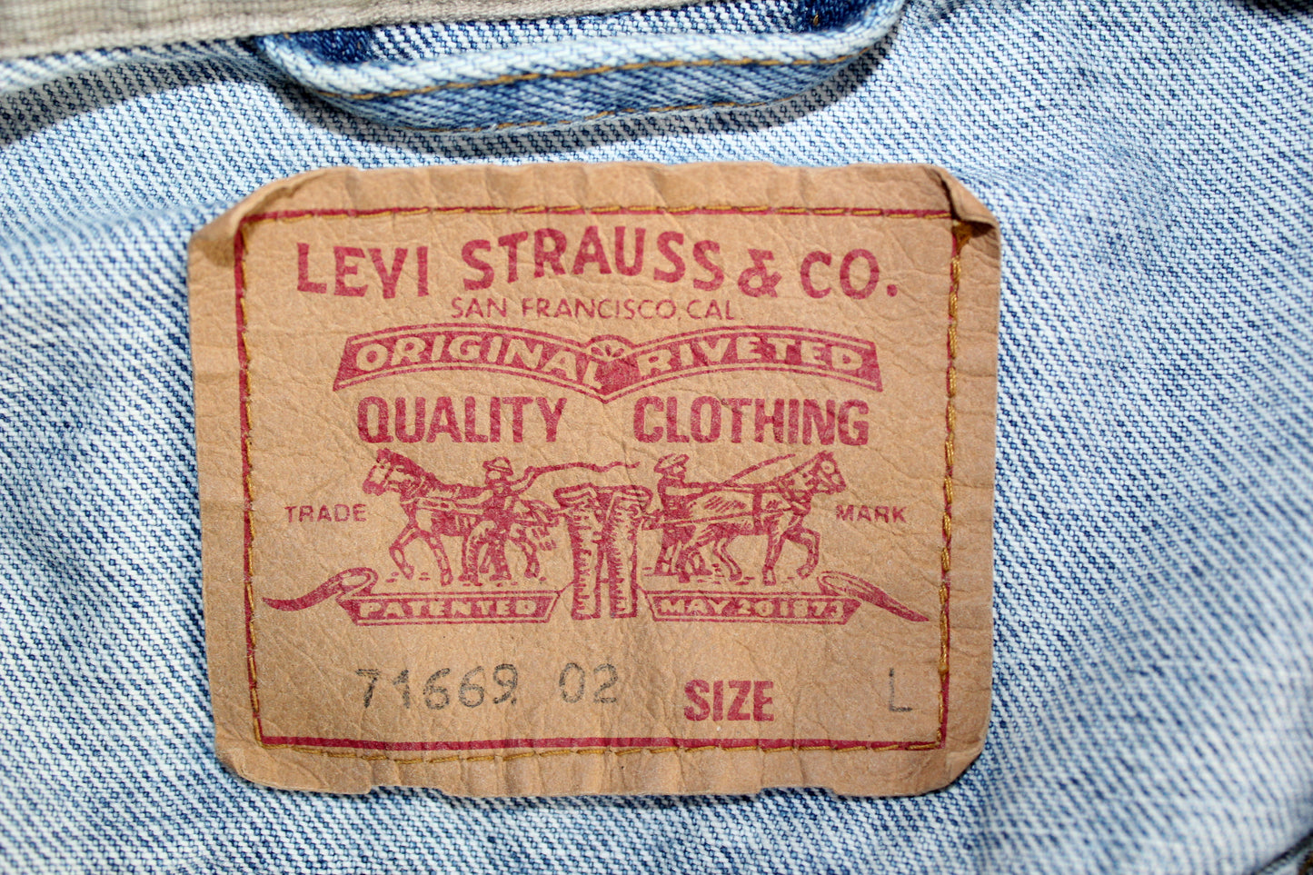 LEVI'S 90'S VINTAGE STONE WASH TRUCKER DENIM JACKET LARGE