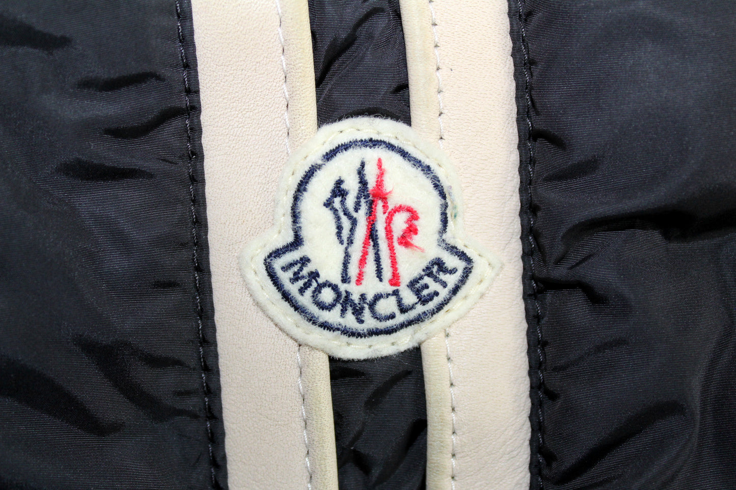 MONCLER LISERE PUFFER DOWN JACKET LARGE