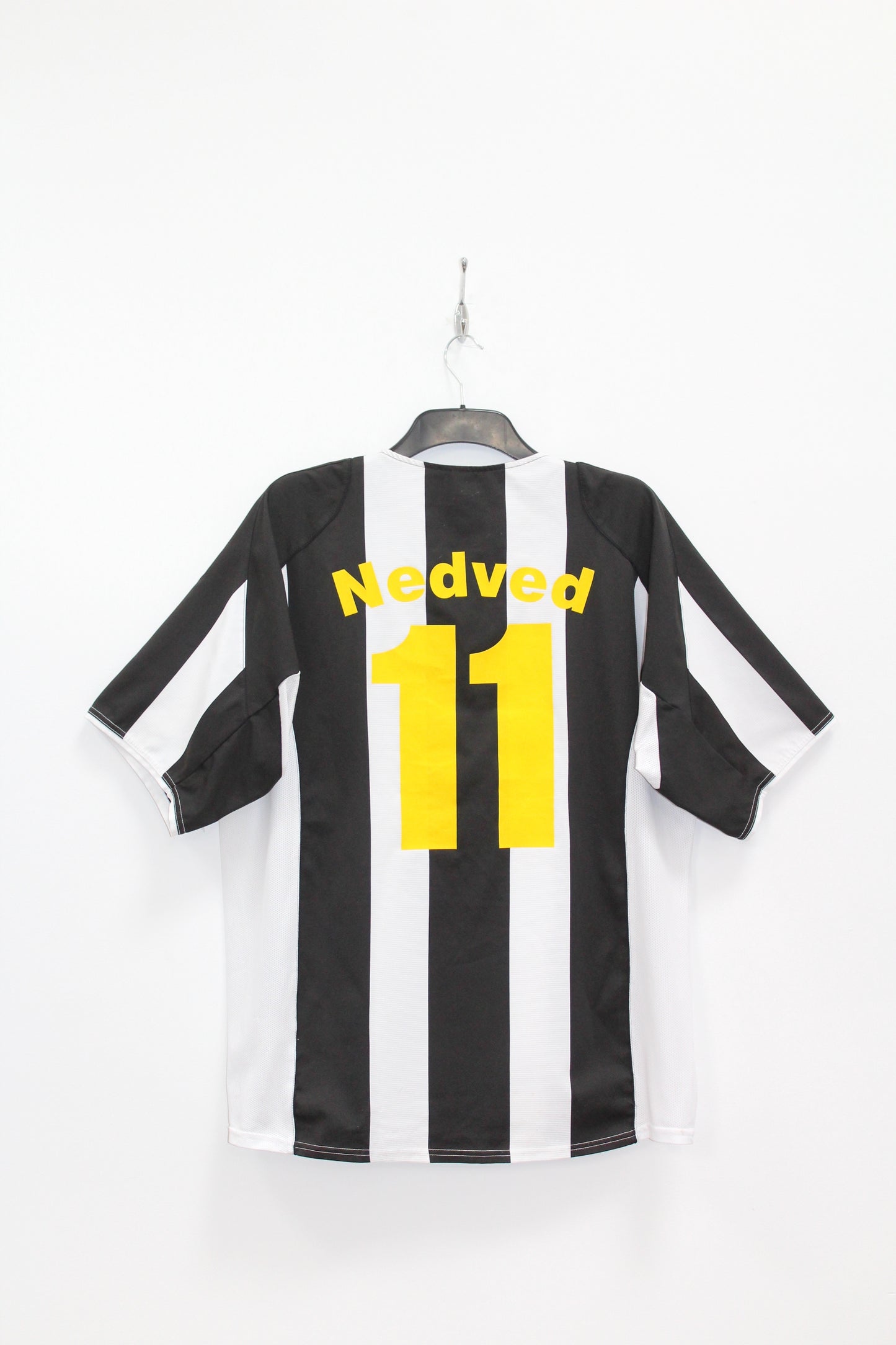 JUVENTUS 2004-05 NIKE HOME FOOTBALL SHIRT NEDVED #11 XL