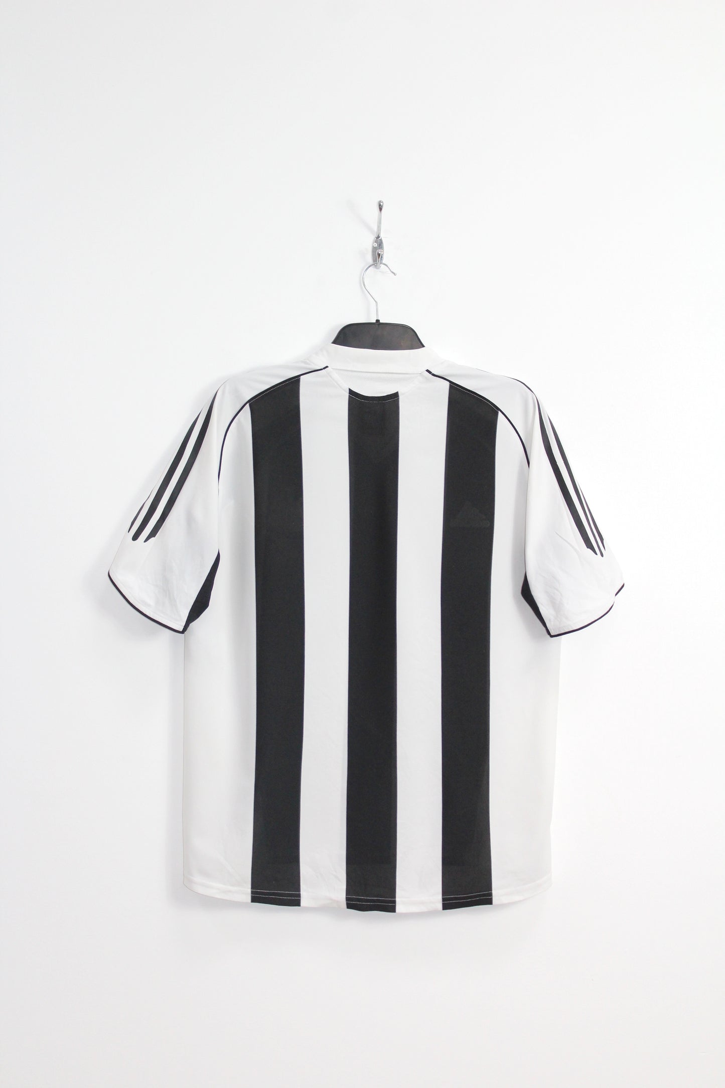 NEWCASTLE UNITED 2005-2007 HOME FOOTBALL SHIRT MEDIUM