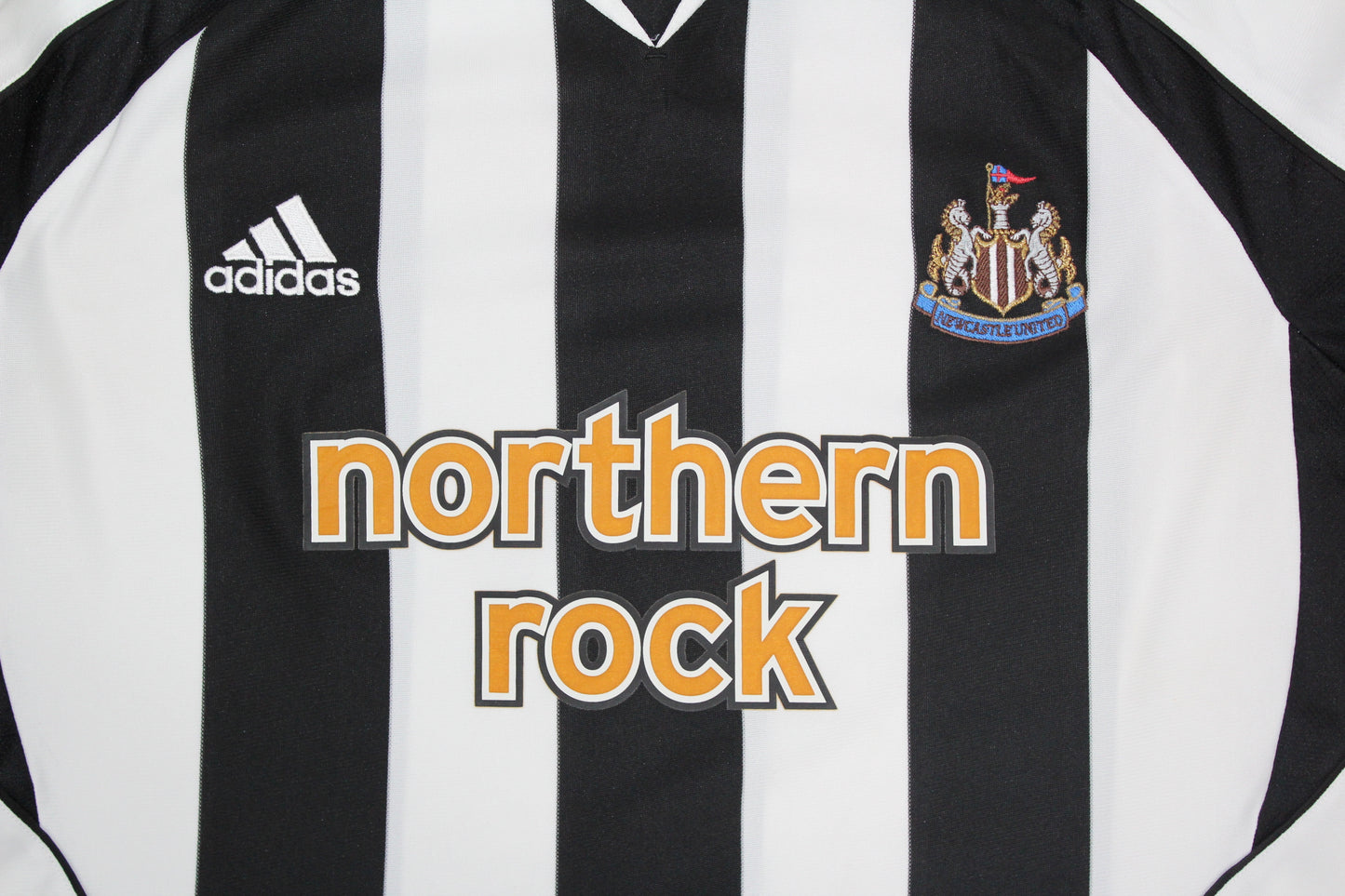 NEWCASTLE UNITED 2005-2007 HOME FOOTBALL SHIRT MEDIUM