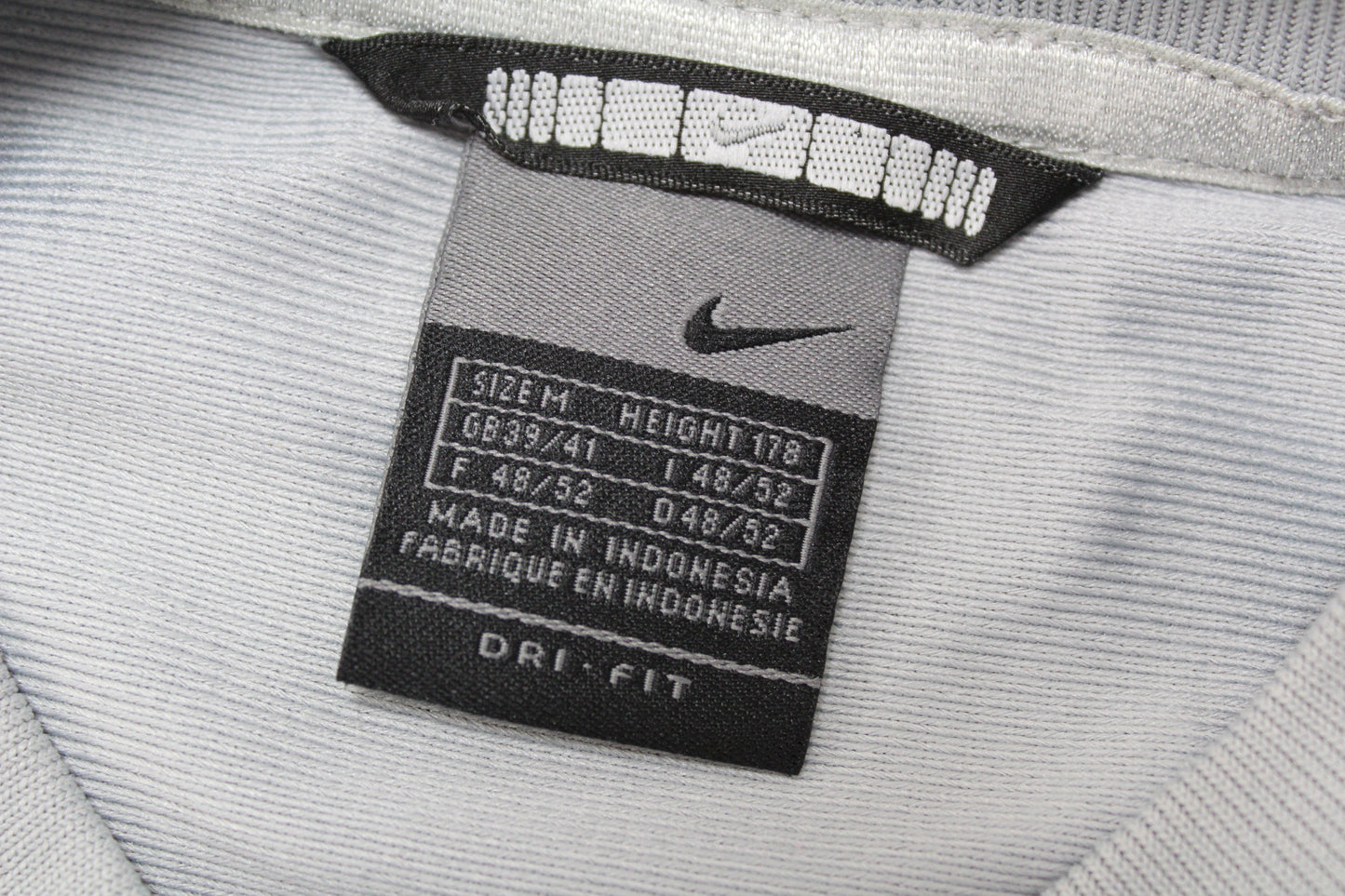 NIKE DRI-FIT T-SHIRT MEDIUM