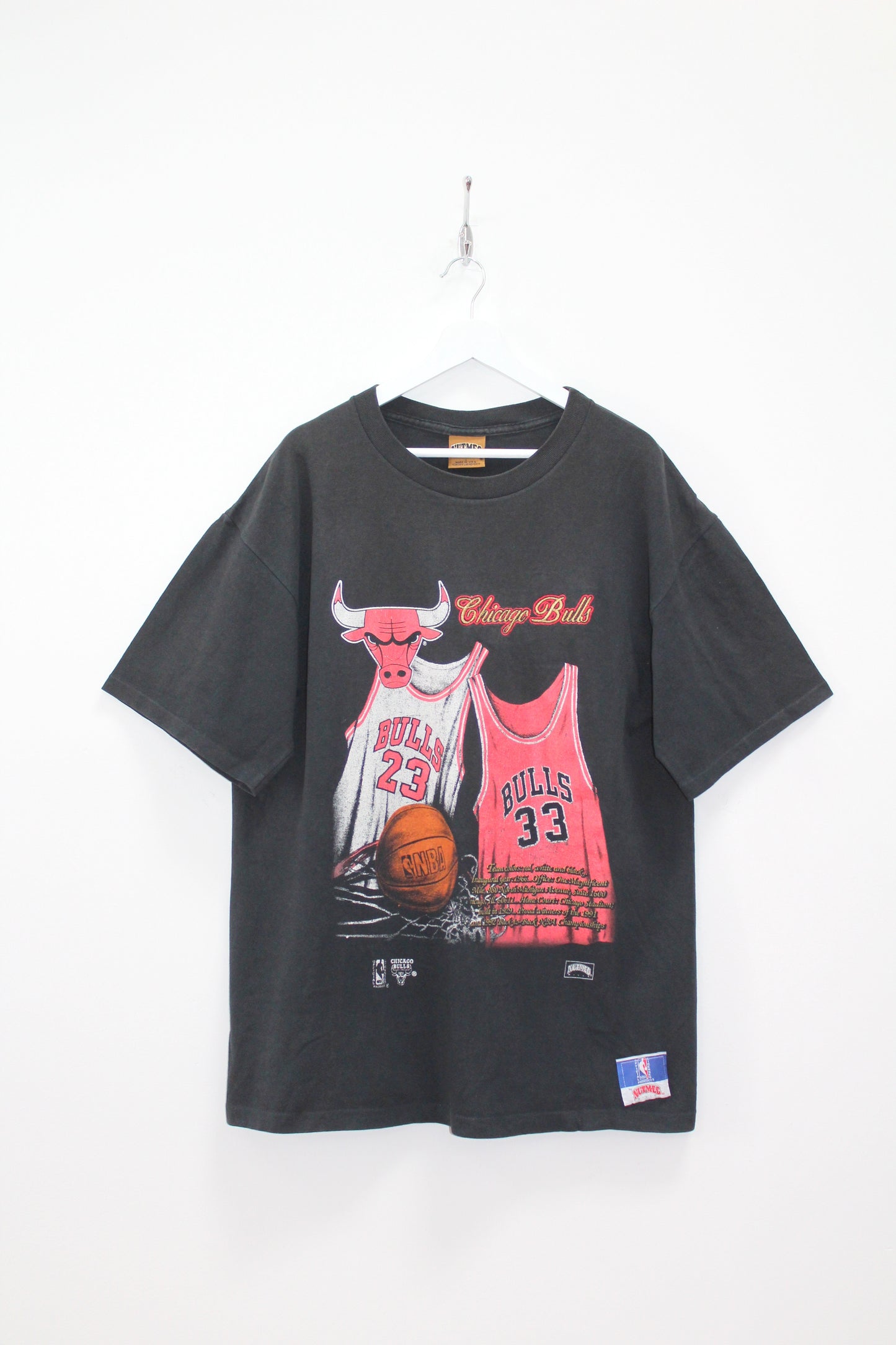 CHICAGO BULLS NUTMEG MILLS 90'S VINTAGE SINGLE STITCH T-SHIRT LARGE