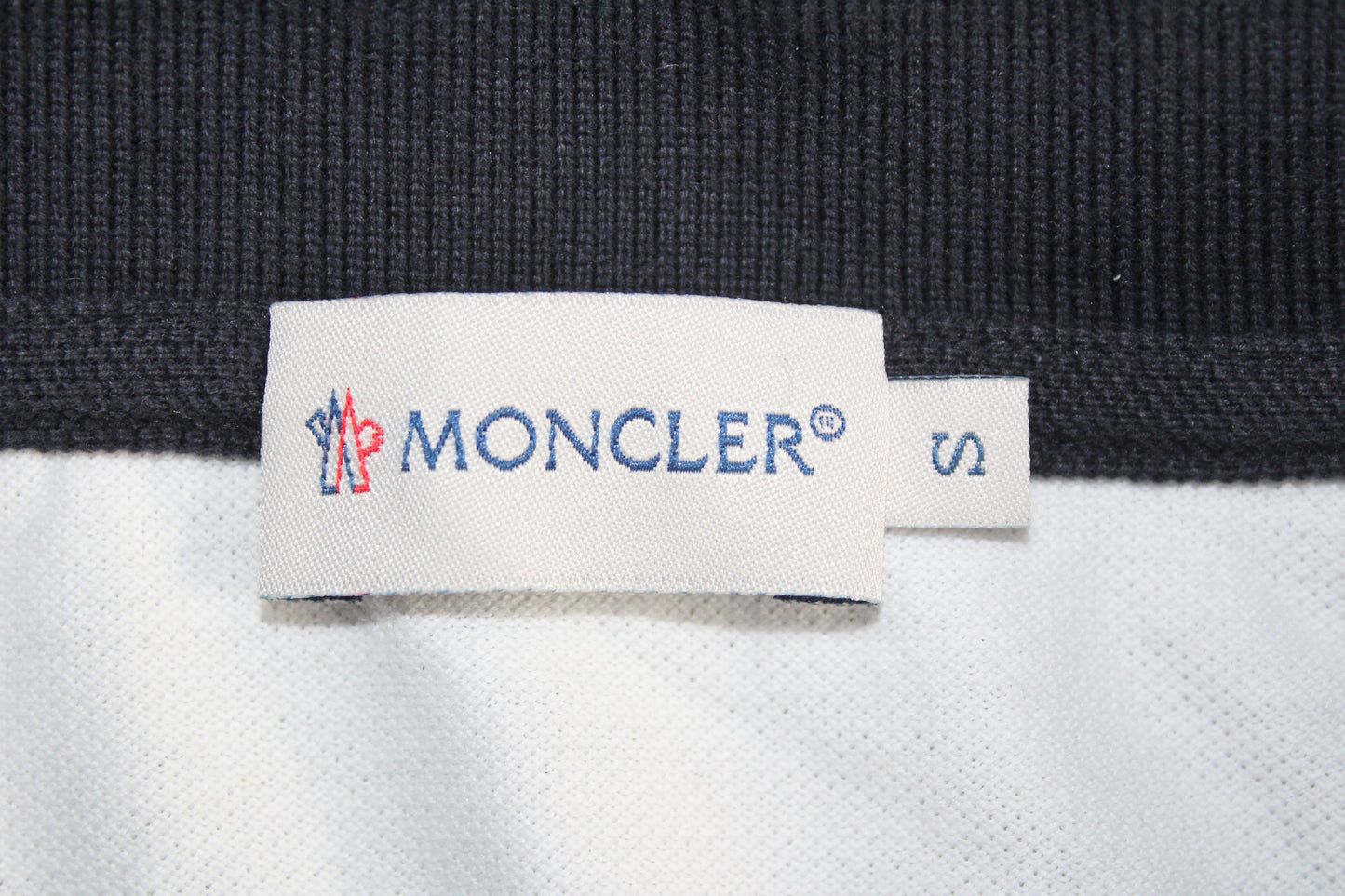 MONCLER EMBROIDERED LOGO SHORTS SLEEVE POLO SHIRT SMALL