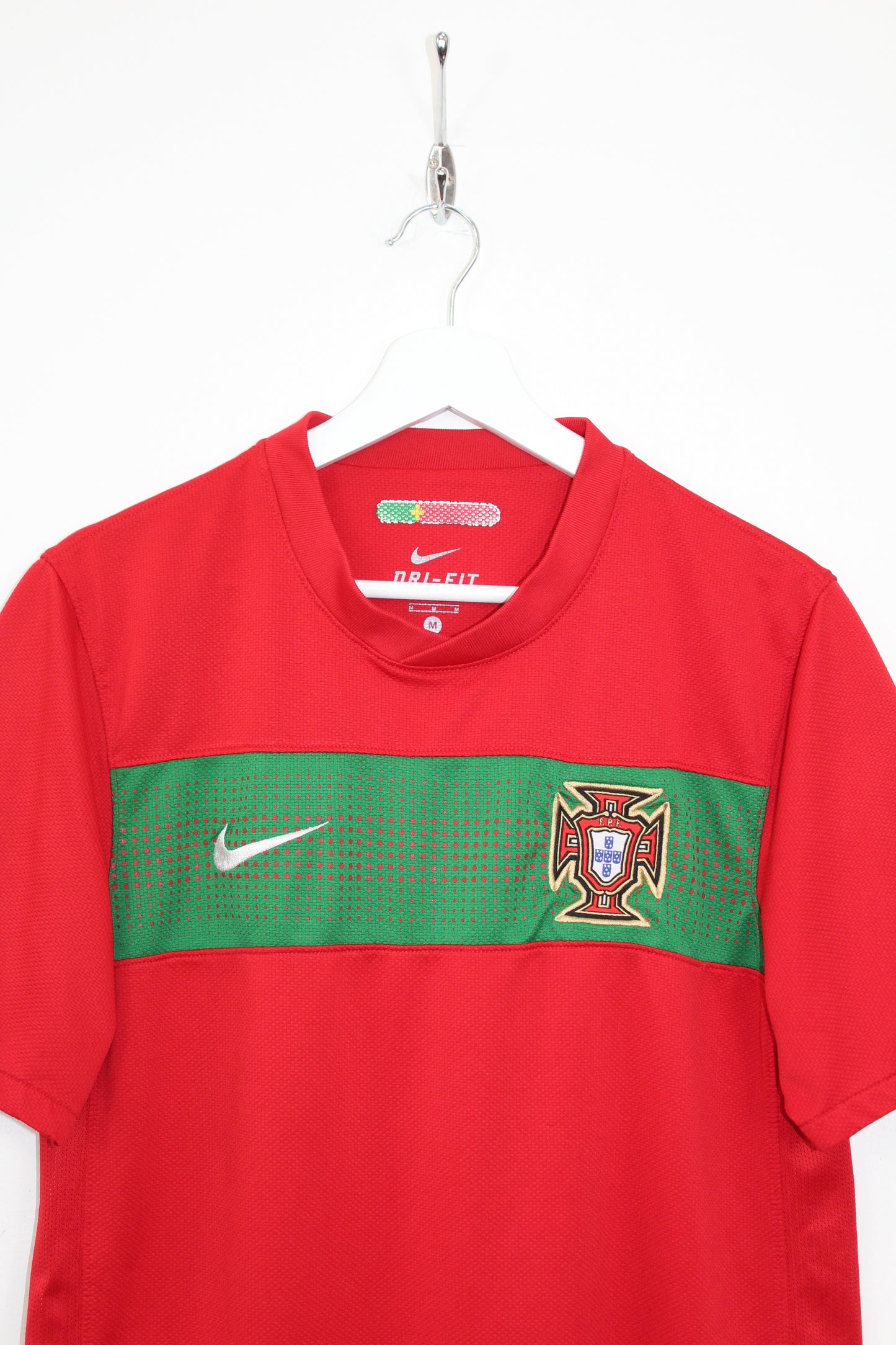 PORTUGAL 2010-11 NIKE HOME FOOTBALL SHIRT MEDIUM