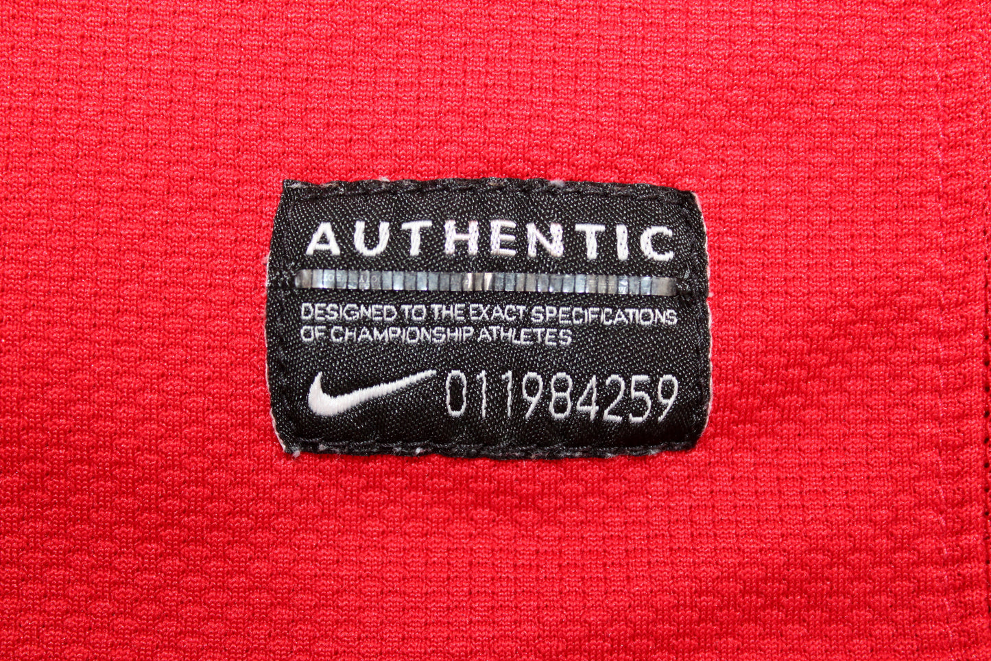 PORTUGAL 2010-11 NIKE HOME FOOTBALL SHIRT MEDIUM