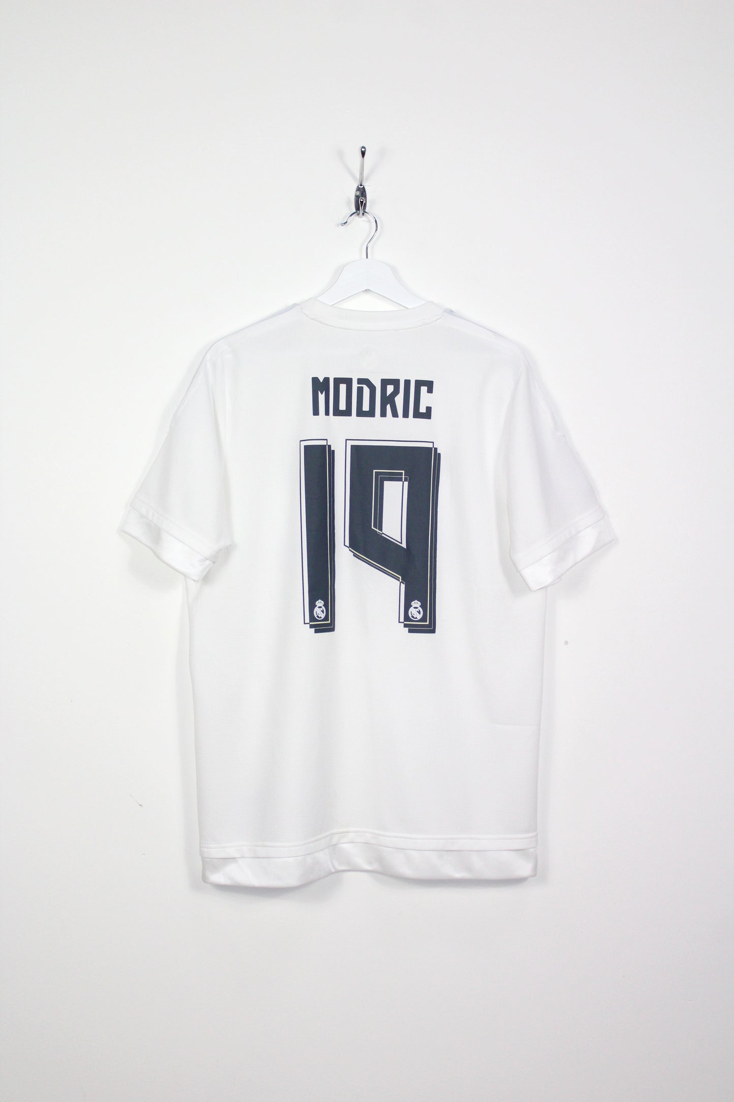 REAL MADRID 2015-16 ADIDAS HOME FOOTBALL SHIRT MODRIC #19 LARGE