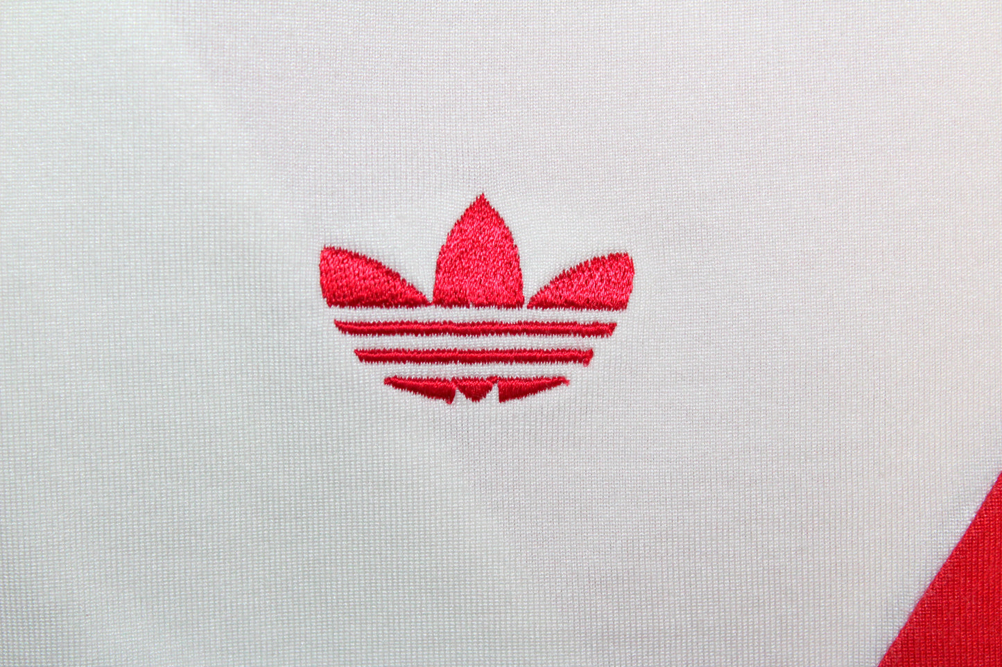 ADIDAS ORIGINALS RIVER PLATE 1982 FOOTBALL SHIRT SMALL