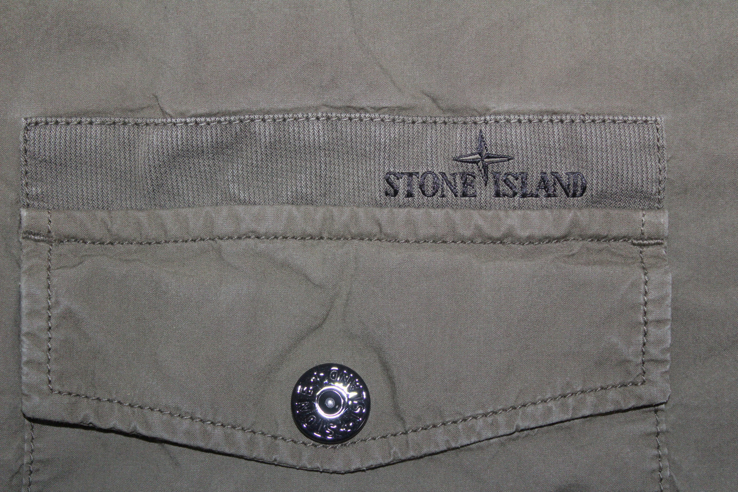VINTAGE STONE ISLAND SPELL OUT SHORT SLEEVE BUTTON DOWN SHIRT LARGE
