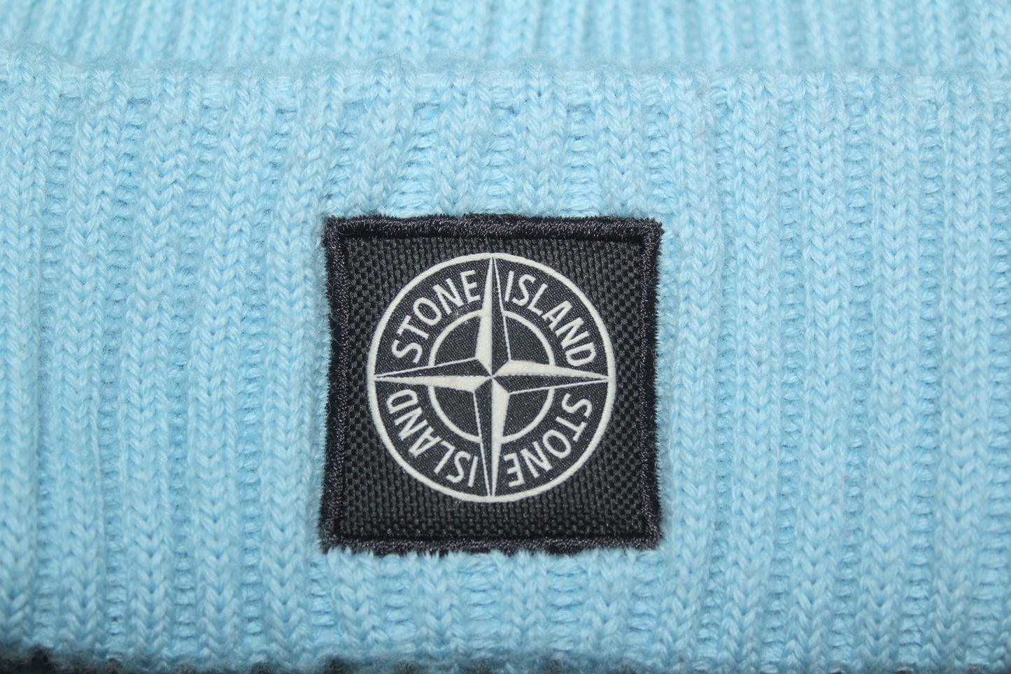 STONE ISLAND LOGO-APPLIQUED WOOL RIBBED BEANIE