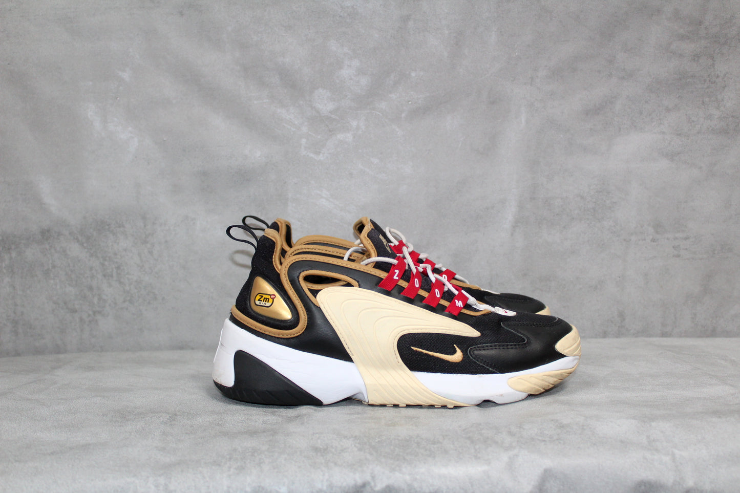 NIKE ZOOM 2K ICON CLASH BLACK-METALLIC GOLD TRAINERS SIZE UK 7