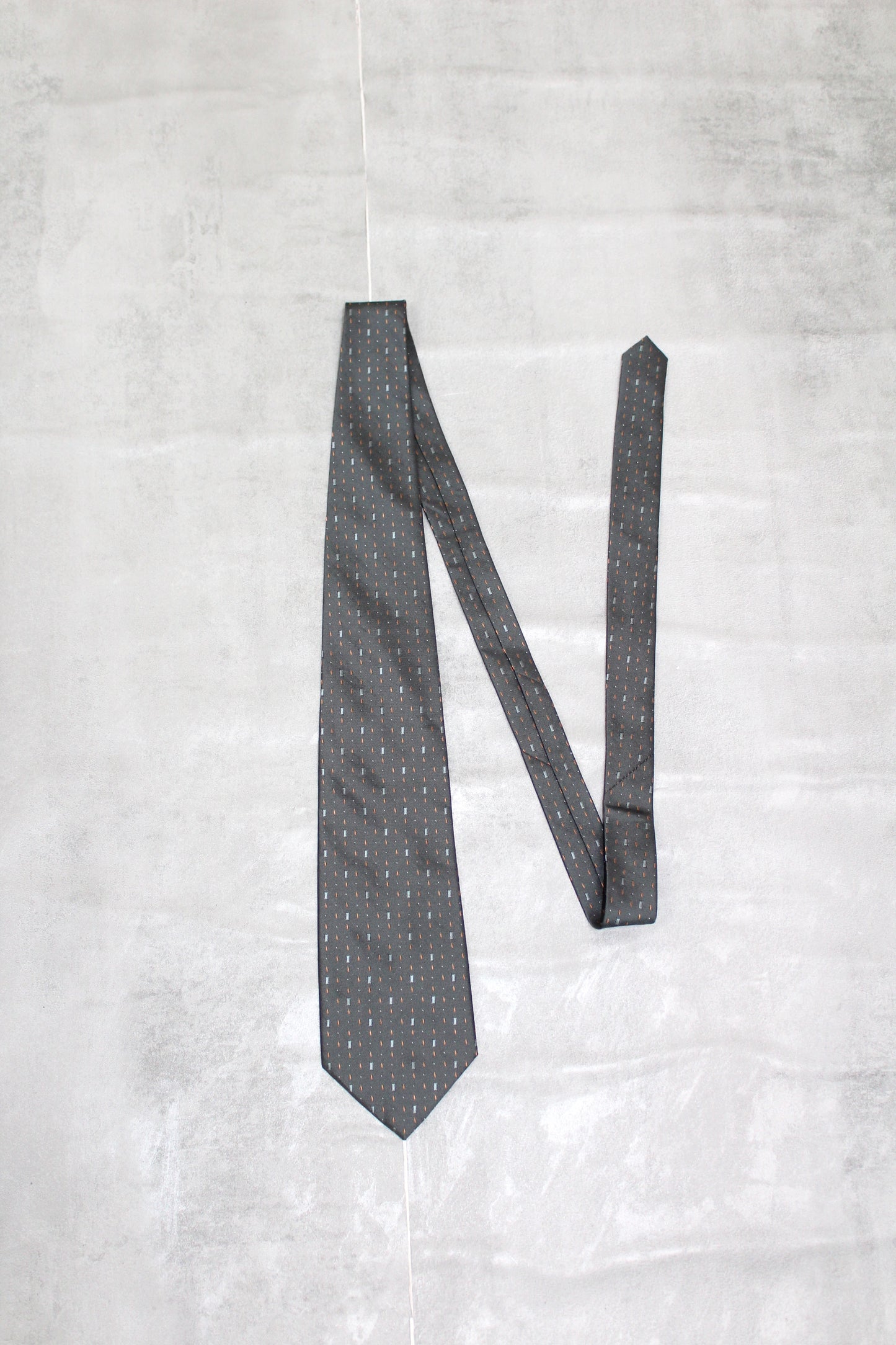 VINTAGE GIANNI VERSACE GEOMETRIC PATTERN SILK TIE