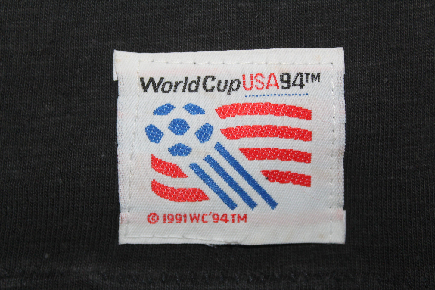 VINTAGE MAGIC JOHNSON TEES WORLD CUP USA 1994 FOOTBALL T-SHIRT LARGE