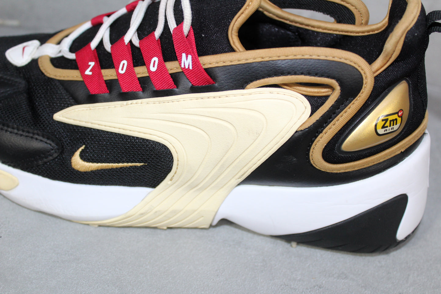 NIKE ZOOM 2K ICON CLASH BLACK-METALLIC GOLD TRAINERS SIZE UK 7