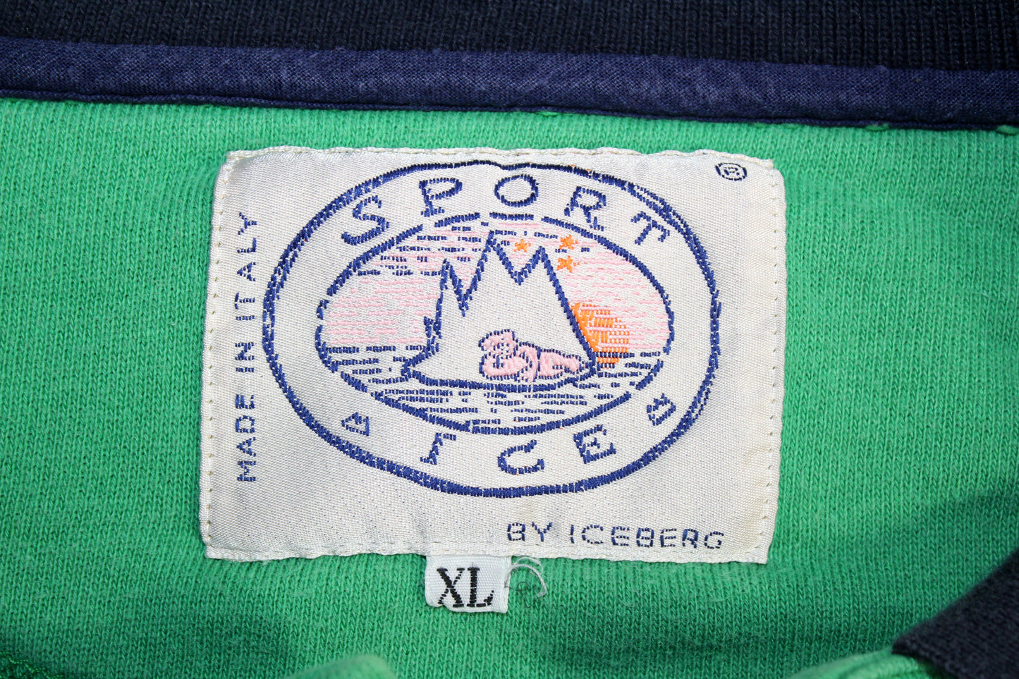 ICEBERG SPORT ICE 80'S VINTAGE EMBROIDERED FOOTBALL SCENE SWEATSHIRT XL